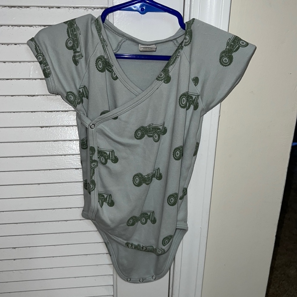 Tractor Kate Quinn Body Suit 12-18 months